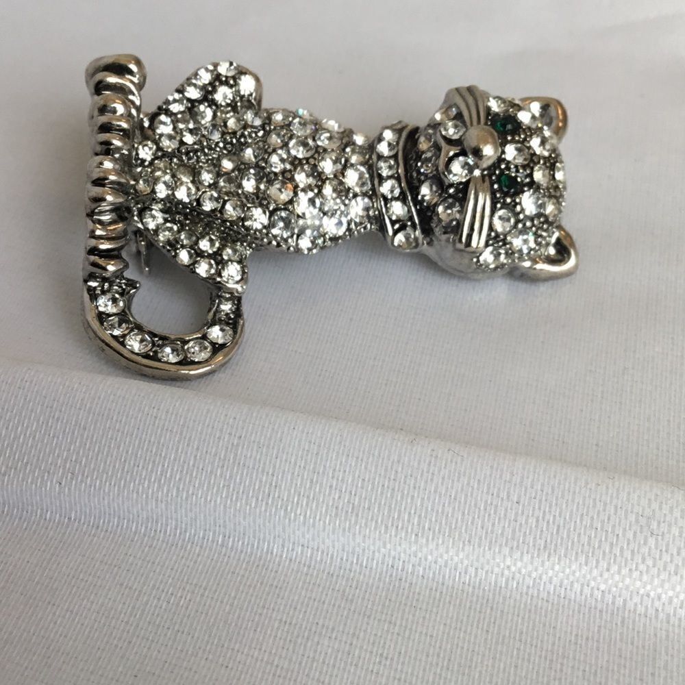 Cara Crystal Cat Pin (G1) - Picture 3 of 6